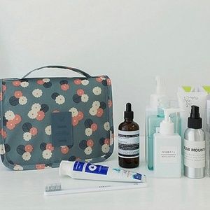 Hanging Toilet Travel Bag